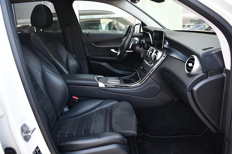 Mercedes-Benz GLC 300de 4MATIC ČR - fotka 18 z 42