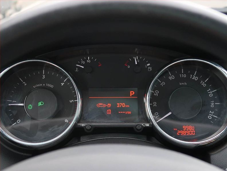 Peugeot 5008 (2013) 2.0 HDI, Automat, Serv.kniha - fotka 11 z 21