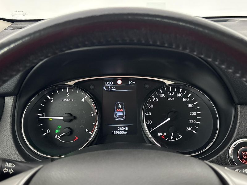 Nissan X-Trail Tekna - fotka 11 z 31