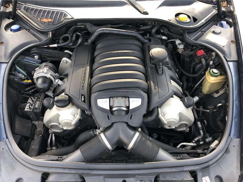 Porsche Panamera 4S - fotka 30 z 30