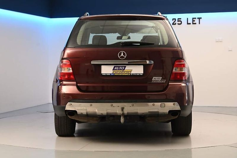 Mercedes-Benz Třídy M (2008) 3.0 4MATIC 7G-TRONIC XENON Vzd - fotka 7 z 33