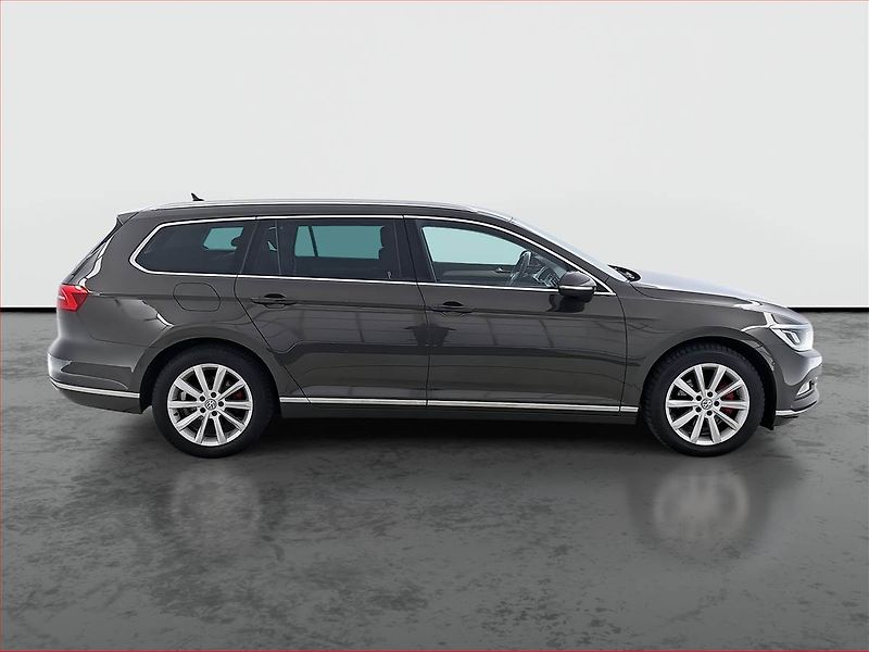 Volkswagen Passat (2017) Highline 2.0 TDI, Serv.kniha - fotka 6 z 19