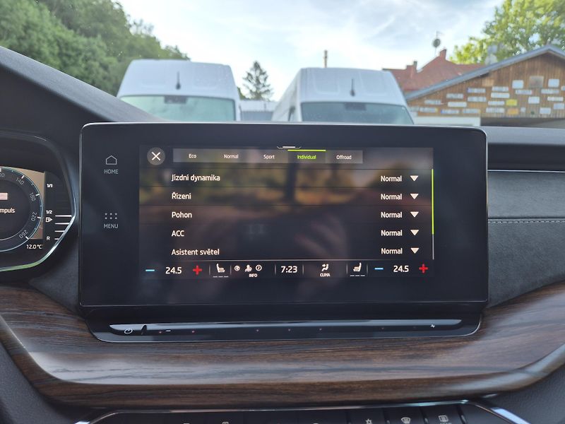 Škoda Octavia (2023) Combi Scout TDi 147kw DSG 4x4 - fotka 30 z 50