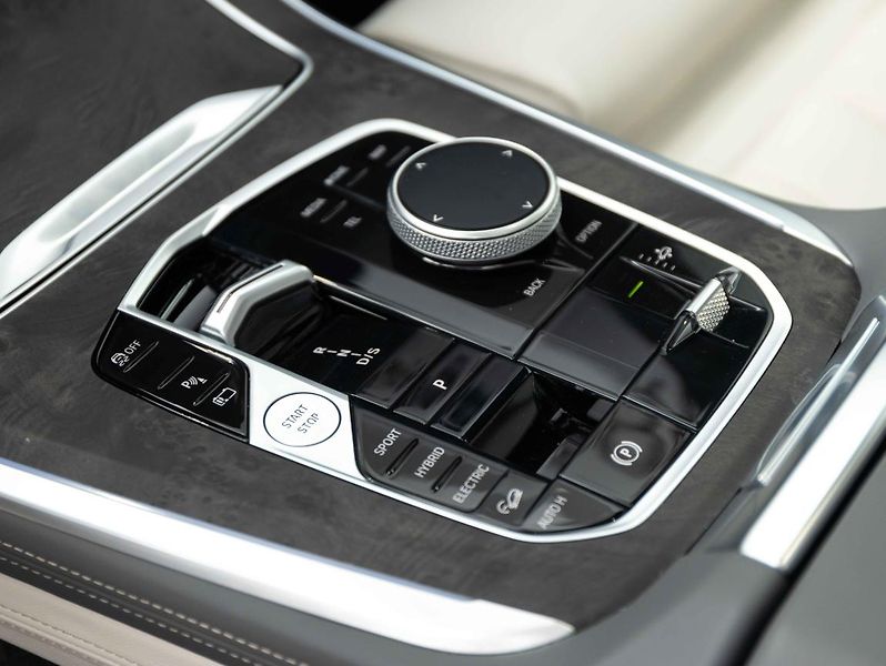 BMW X5 xDrive50e - fotka 15 z 24