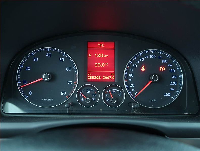 Volkswagen Touran (2009) Highline 1.4 TSI, Tempomat - fotka 11 z 17