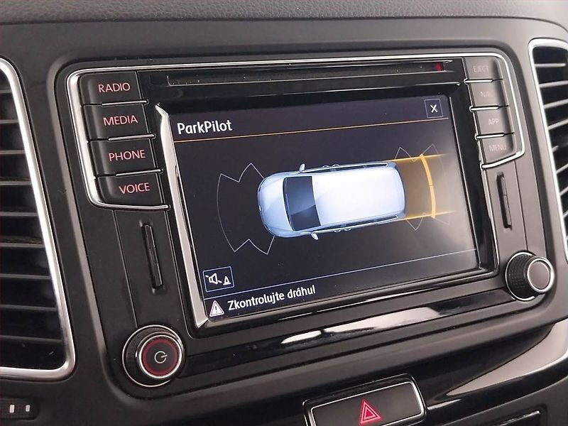 Volkswagen Sharan (2017) 2.0 TDI BMT, Automat, Kůže - fotka 22 z 22