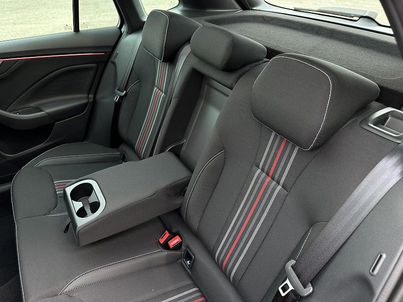 Škoda Kamiq 1.0TSi Monte Carlo 116PS Matri - fotka 39 z 44