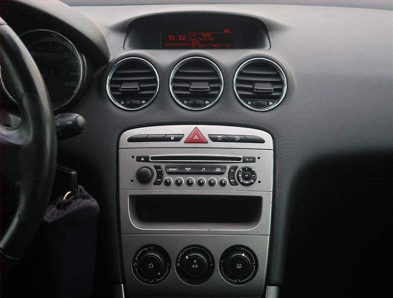 Peugeot 308 (2009) 1.6 VTi, Serv.kniha, nová STK - fotka 12 z 20