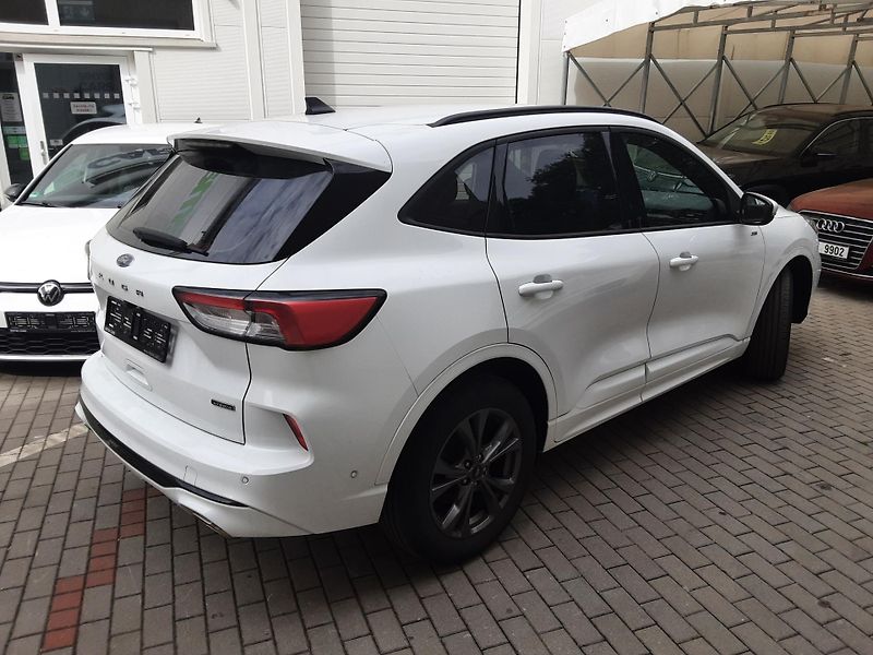 Ford Kuga (2022) 2.5i PHEV 165 kW ST-line AT TZ - fotka 2 z 6