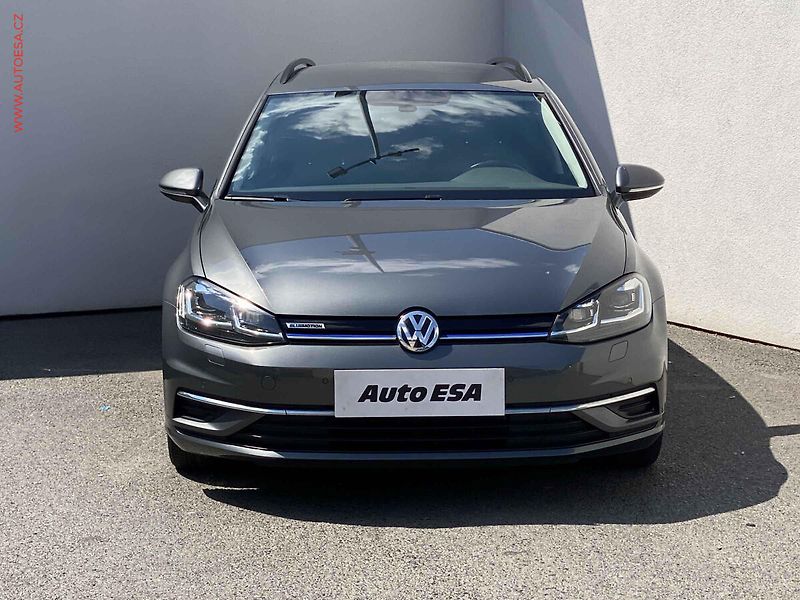 Volkswagen Golf (2020) 1.5 TSi, Comfortline, LED, - fotka 2 z 19