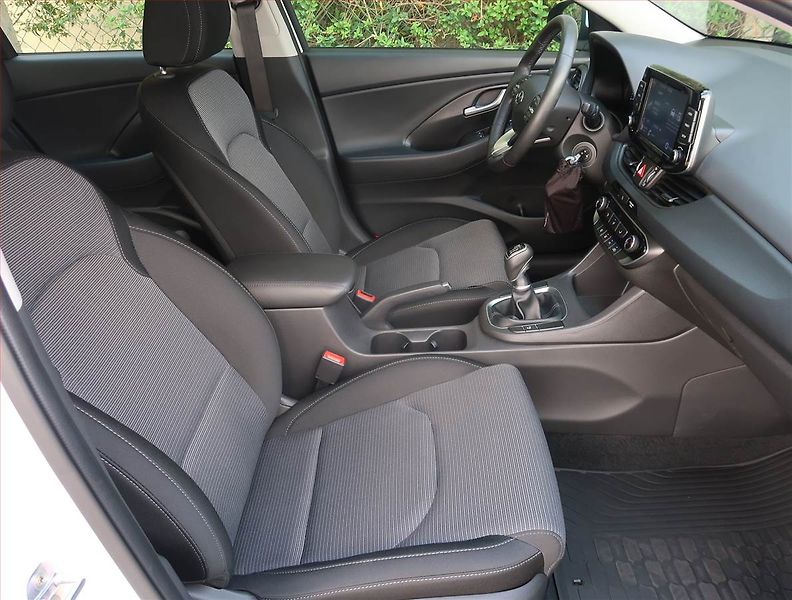Hyundai i30 (2023) Komfort 1.0 T-GDI, ČR,1.maj - fotka 9 z 22