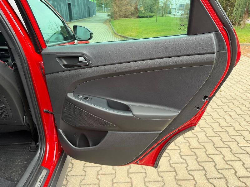 Hyundai Tucson 2,0 CRDi 4WD /N-line/1.maj./ČR - fotka 19 z 37