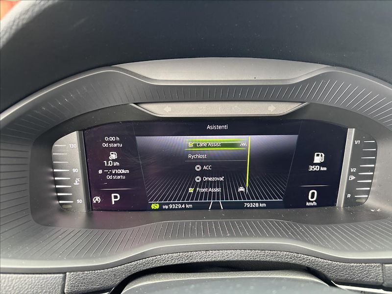 Škoda Karoq 1,5 TSI  110kW Sportline - fotka 29 z 51