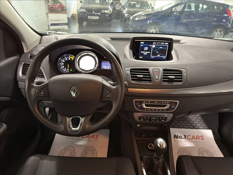 Renault Mégane 1,6   i LIMITED NAVI VÝHŘEV - fotka 20 z 28