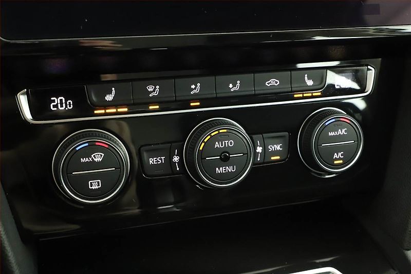 Volkswagen Passat (2018) Highline 2.0 TDI, Automat, ČR - fotka 14 z 18