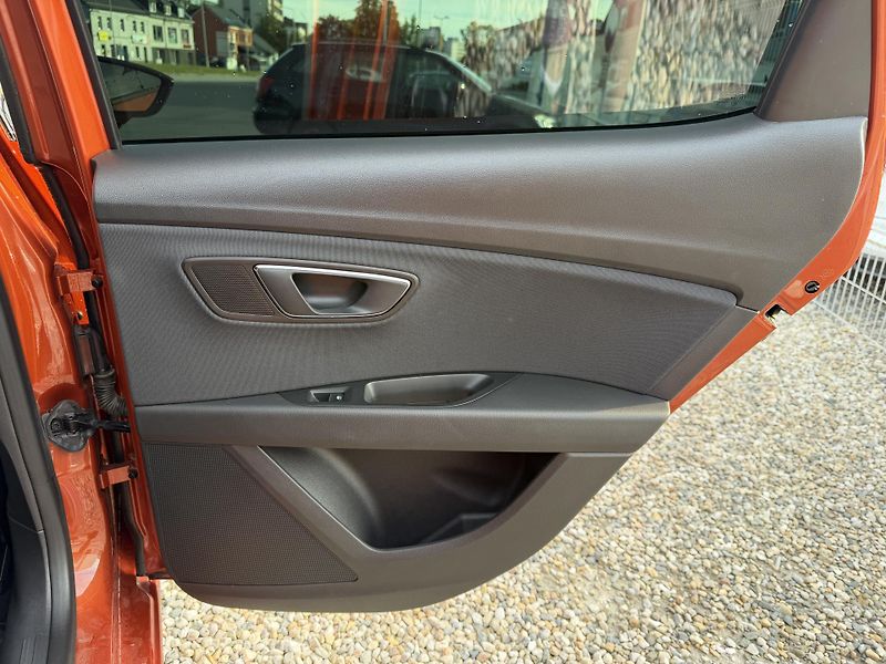 Seat Leon FR 1,5 TSi/96kW - LED,TZ,..... - fotka 39 z 66