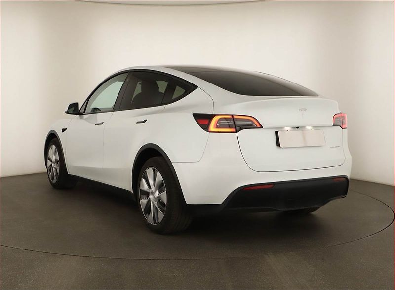 Tesla Model Y (2023) Long Range AWD 79kWh, SoH 92% - fotka 4 z 19