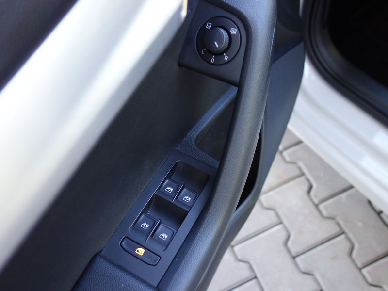 Škoda Octavia (2019) 2.0TDI 110kW DSG -VÝBAVA-DPH! - fotka 33 z 47