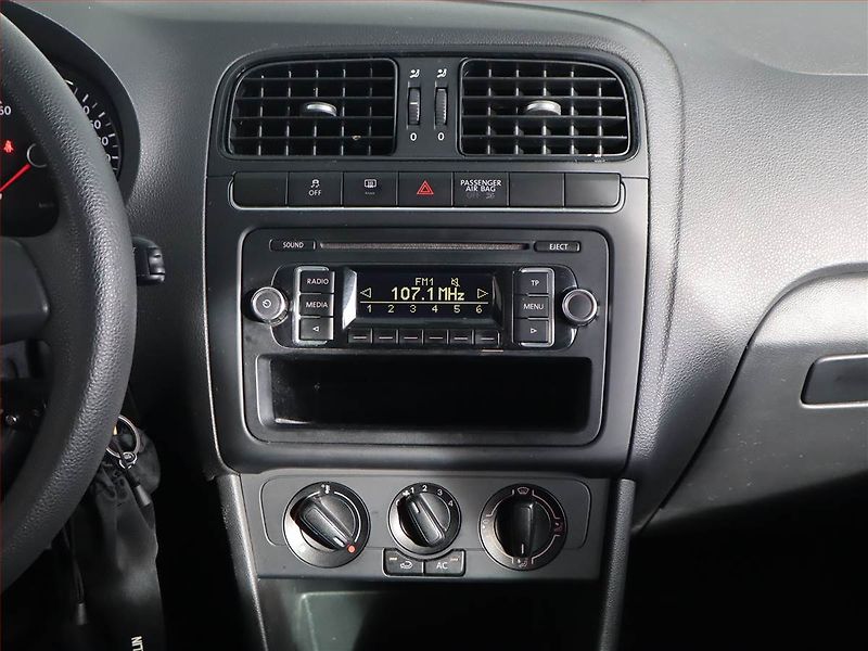 Volkswagen Polo (2011) 1.2 12V, Tempomat - fotka 12 z 16