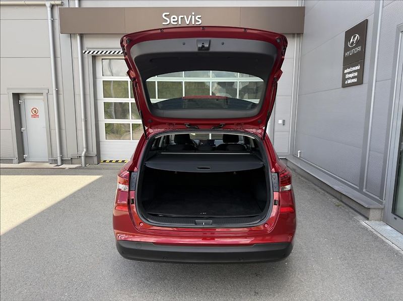 Hyundai i30 1,5 T DCT  WG FL Family Climat - fotka 20 z 25