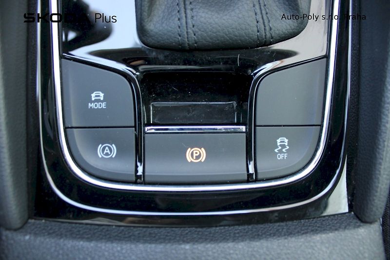 Škoda Karoq (2022) Style 2.0 TDI 110kw A7A DSG - fotka 15 z 25
