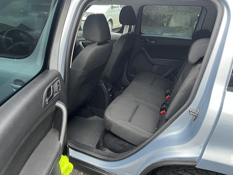 Škoda Yeti (2010) 2,0 TDi 103Kw 4X4 MAN.ČR!!! - fotka 10 z 18