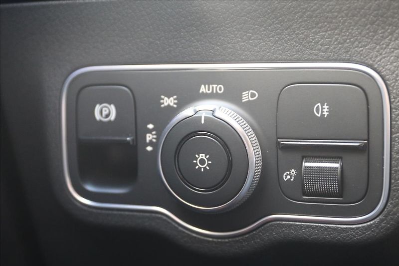 Mercedes-Benz Třídy B 1,3 ČR,DPH,24000KM, Automat - fotka 21 z 52