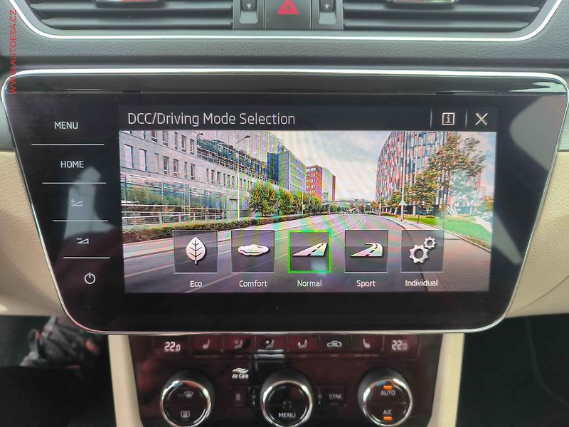 Škoda Superb (2018) 1.8 TSi, ČR, Style, DSG - fotka 17 z 30