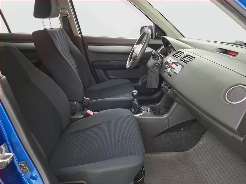 Suzuki Swift (2009) 1.3 - fotka 9 z 16