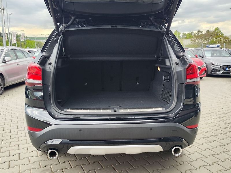 BMW X1 20d 2.0/140kW xDrive AT - fotka 9 z 34