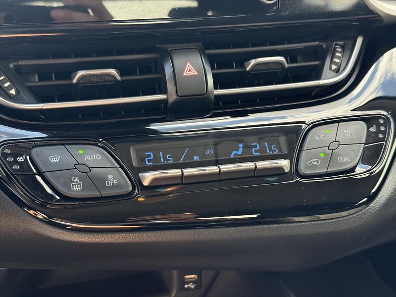Toyota C-HR 1,8 Comfort Business, Hybrid - fotka 16 z 18