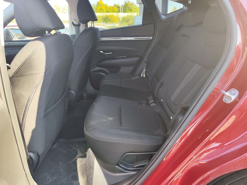 Hyundai Tucson 1.6 T-GDI/110kW Smart DCT MHEV - fotka 11 z 37