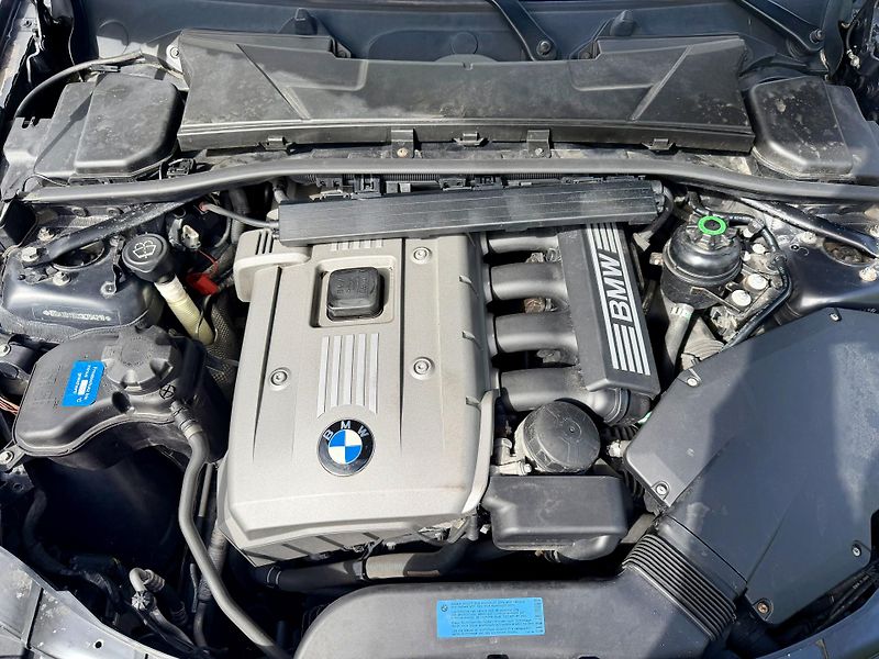 BMW Řada 3 (2005) 325I MANUÁL XENONY POLOKŮŽE!!! - fotka 18 z 18
