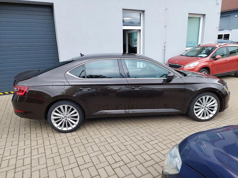 Škoda Superb (2016) III. 2.0TDi Style - fotka 6 z 37