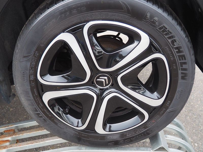 Citroën C3 (2019) 1.2 PureTech Feel - fotka 8 z 34