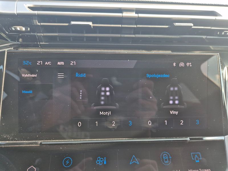 Peugeot 308 GT Hybrid 225 e-EAT8, CZ, 1. m - fotka 23 z 25