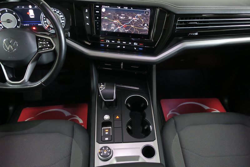 Volkswagen Touareg (2022) 3,0 TDI V6 ČR tažné 3,5t - fotka 23 z 50