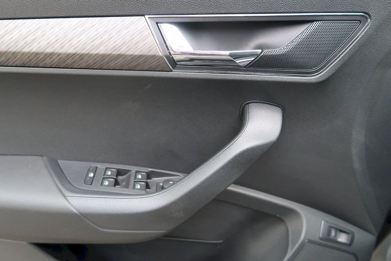 Škoda Karoq (2025) Top Selection 1.5 TSI 110 kW D - fotka 16 z 29