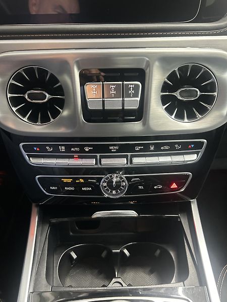 Mercedes-Benz Třídy G (2023) G 500 Manufaktur Orange AMG  - fotka 9 z 20