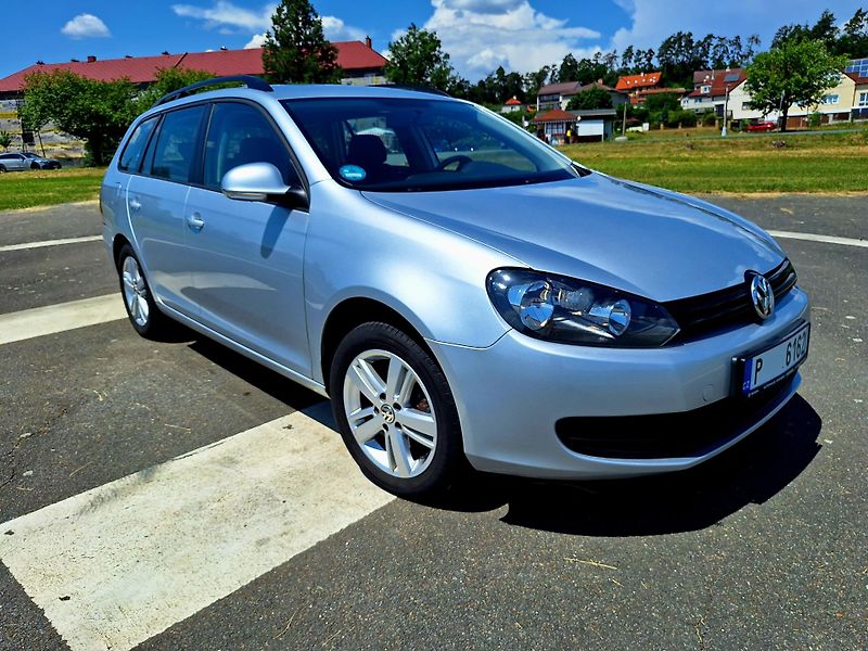 Volkswagen Golf (2012) VW Golf 1.6 tdi WEBASTO - fotka 7 z 19