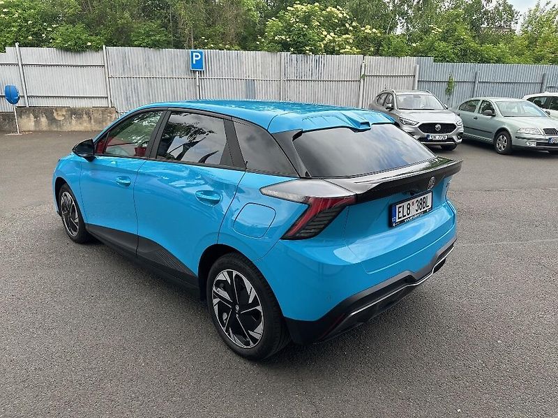 MG MG4 (2023) Electric Elegance (64 kWh) - fotka 7 z 37