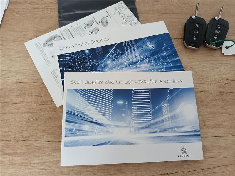 Peugeot 5008 1,6 HDI,88KW,ČR,7MÍST,NAVI,TZ, - fotka 41 z 46