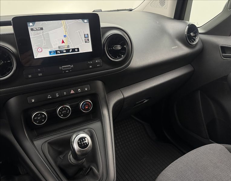 Mercedes-Benz Citan 1,5 TOURER DPH NAV LED 1MAJ ČR - fotka 16 z 38