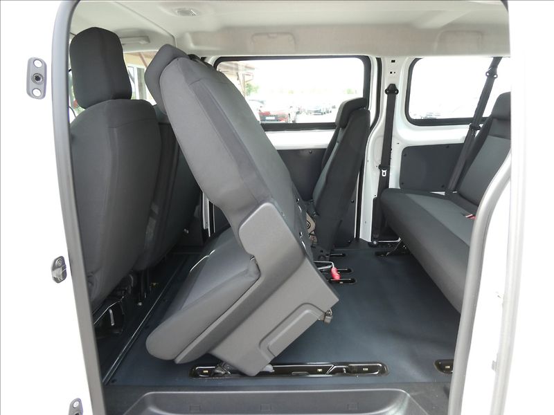 Peugeot Expert 1,5 HDi 1.MAJ.,LONG,9.míst,DPH - fotka 19 z 44