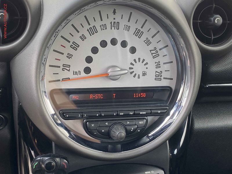 Mini Countryman (2011) 1.6 i, AC - fotka 13 z 15