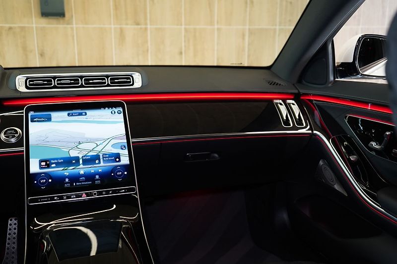 Mercedes-Benz Třídy S 400d 4MATIC L, AMG, Panorama - fotka 50 z 50