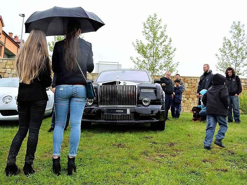 Sraz luxusních vozů Rolls-Royce a Bentley.
