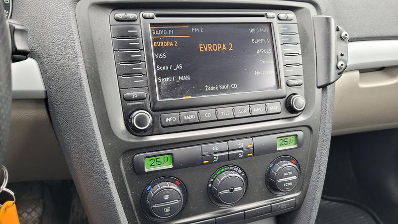 Škoda Octavia 2.0TDI 103 KW BMM - fotka 19 z 20