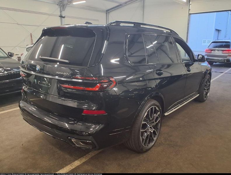 BMW X7 xDrive40i - fotka 5 z 9