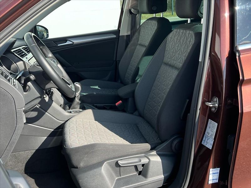 Volkswagen Tiguan 1,5 TSi 110 kW LIFE - fotka 11 z 27
